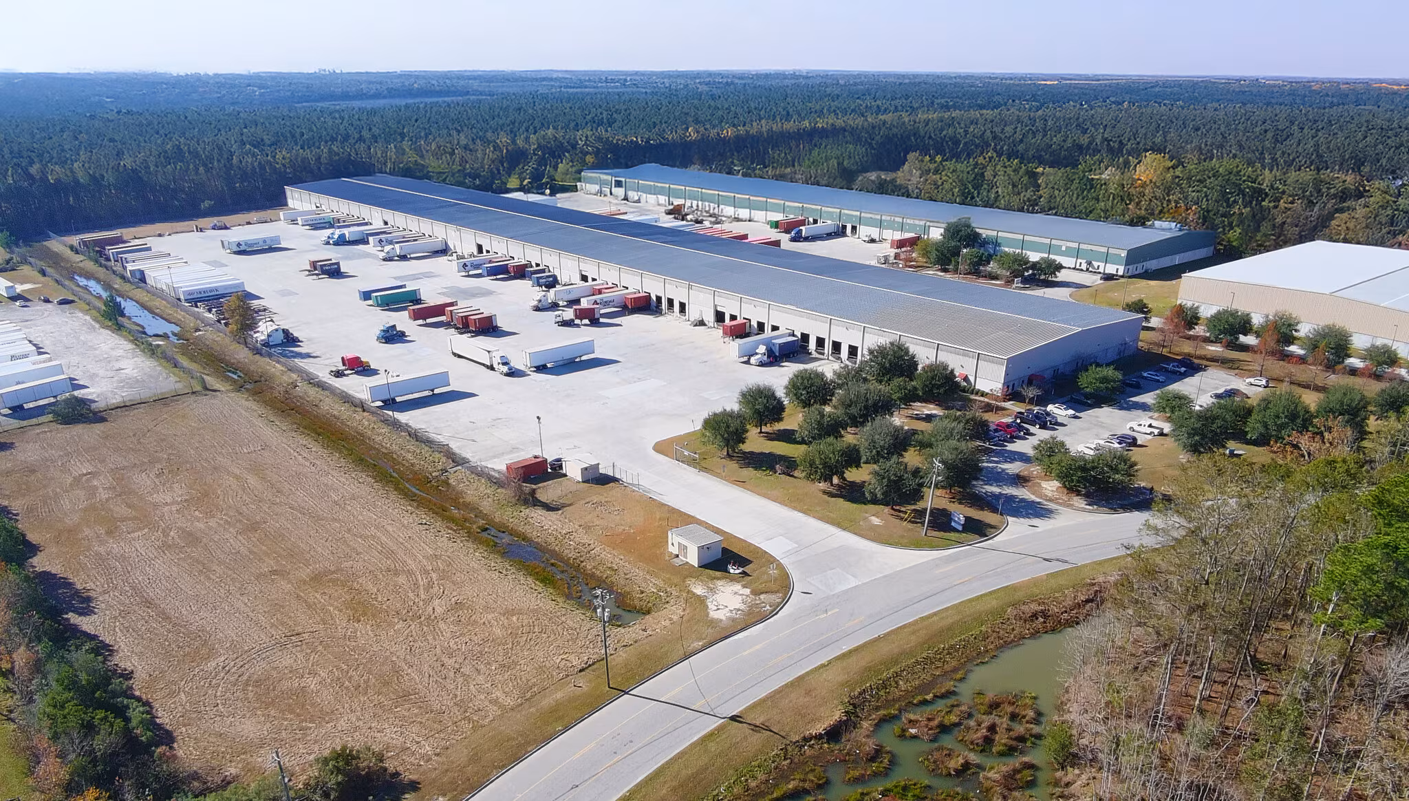 135-Distribution-Dr-Savannah-GA-Primary-Photo-1-LargeHighDefinition
